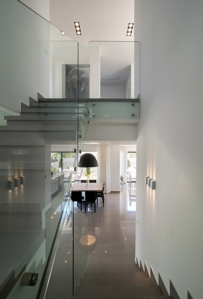 Minimalist House in Bat Hadar — photograph 21