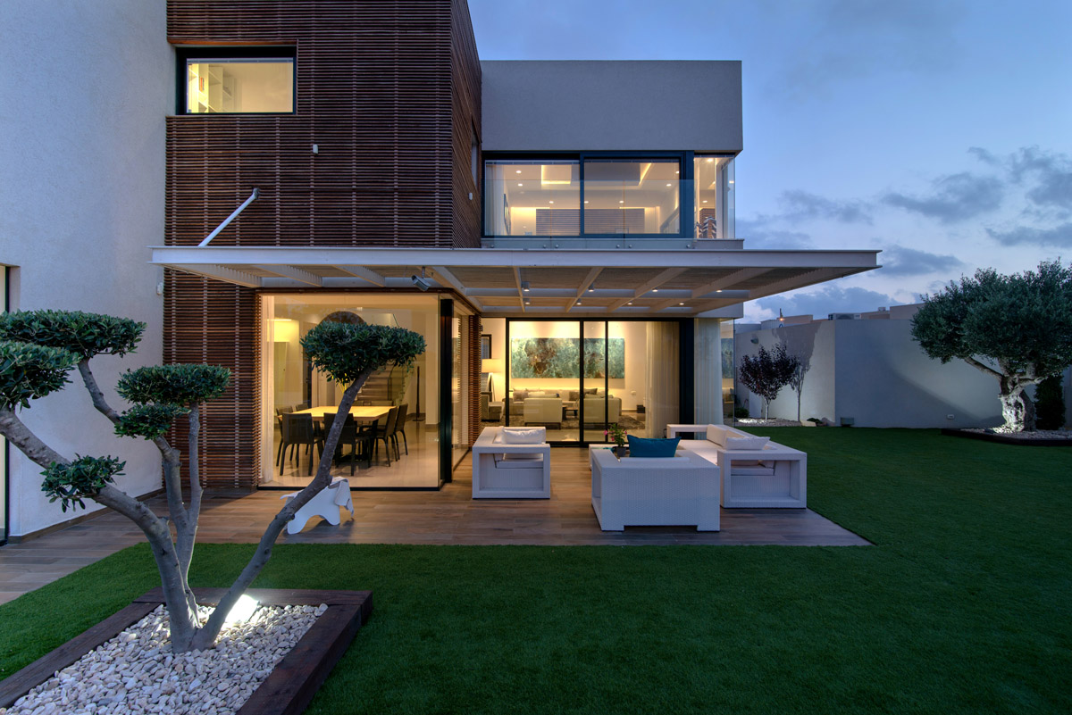 Minimalist House in Bat Hadar — photograph 12
