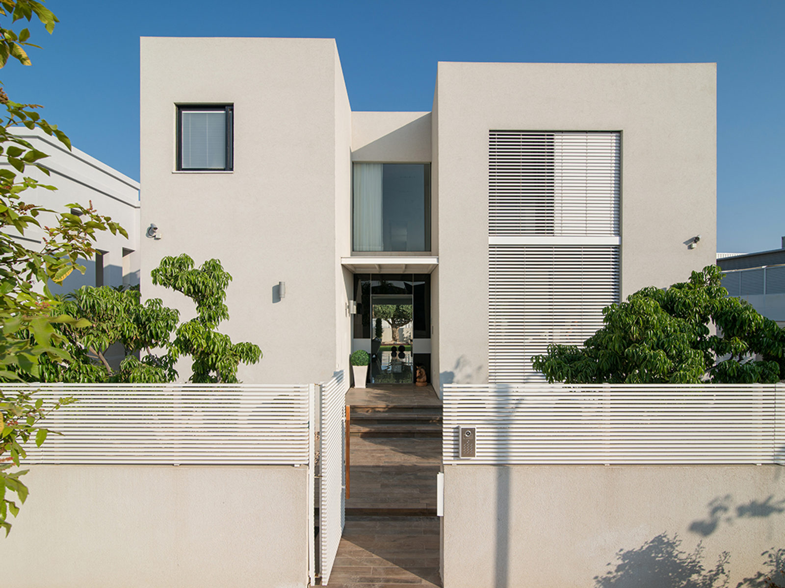 Minimalist House in Bat Hadar — photograph 3