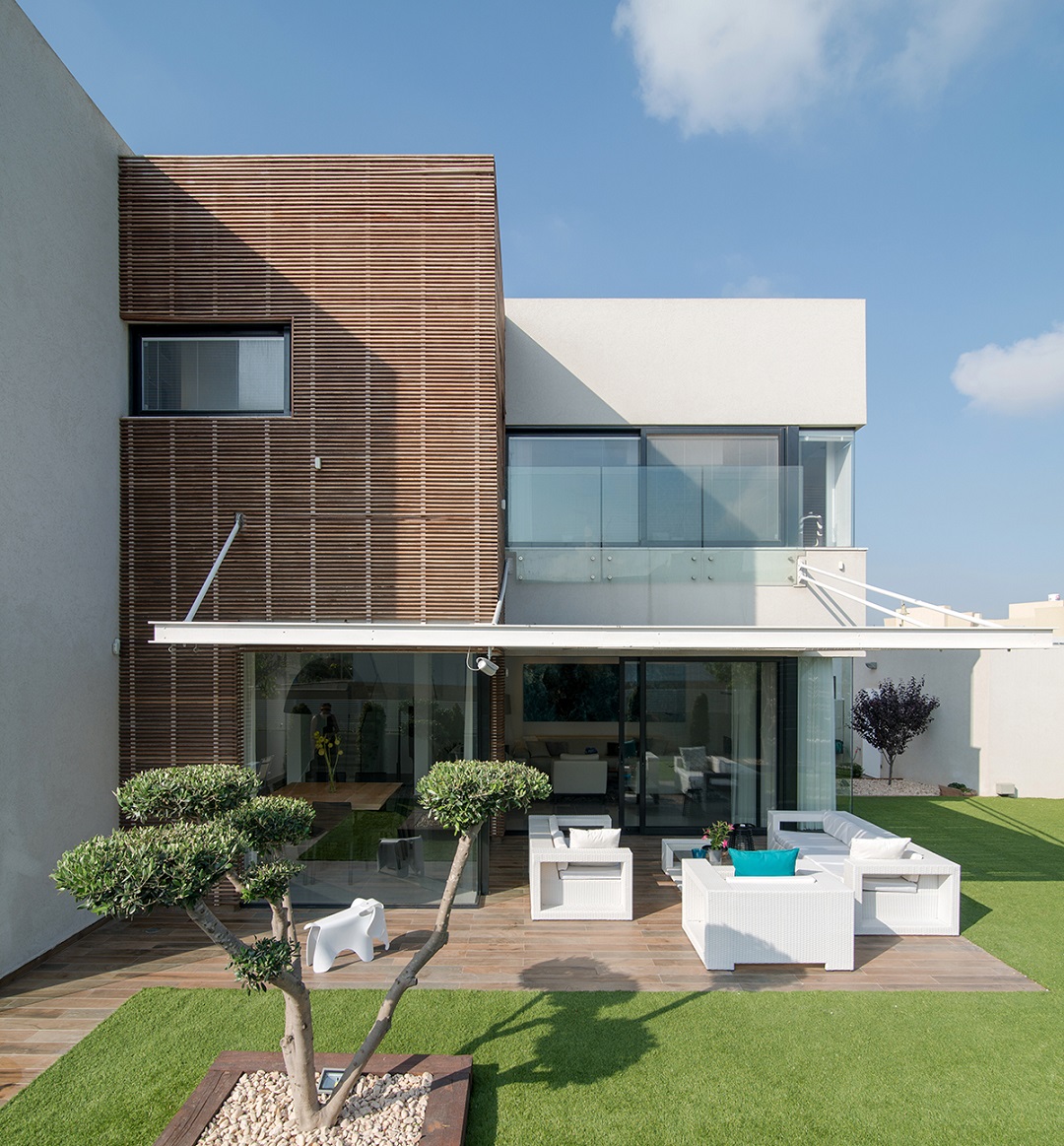 Minimalist House in Bat Hadar — photograph 6