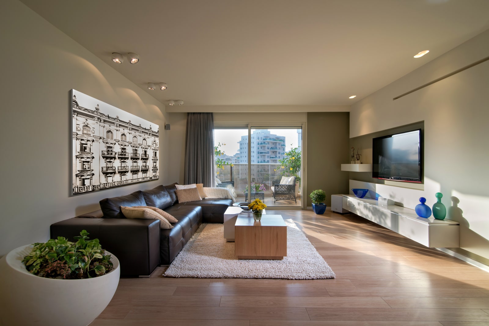 Developer Apartment for a Young Couple — photograph 8