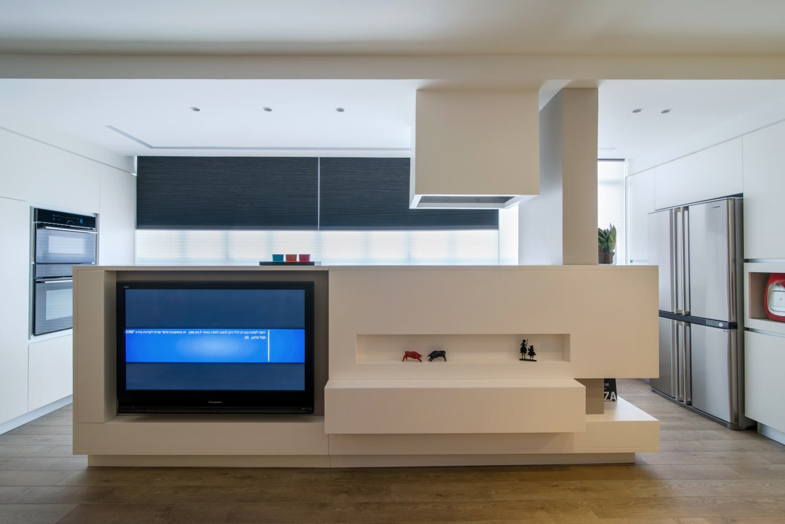 Minimalist Bachelor Apartment in Ramat Gan