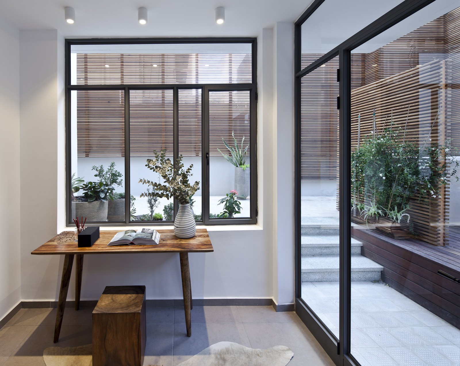 Garden Apartment on Shenkin Street, Tel Aviv — photograph 2