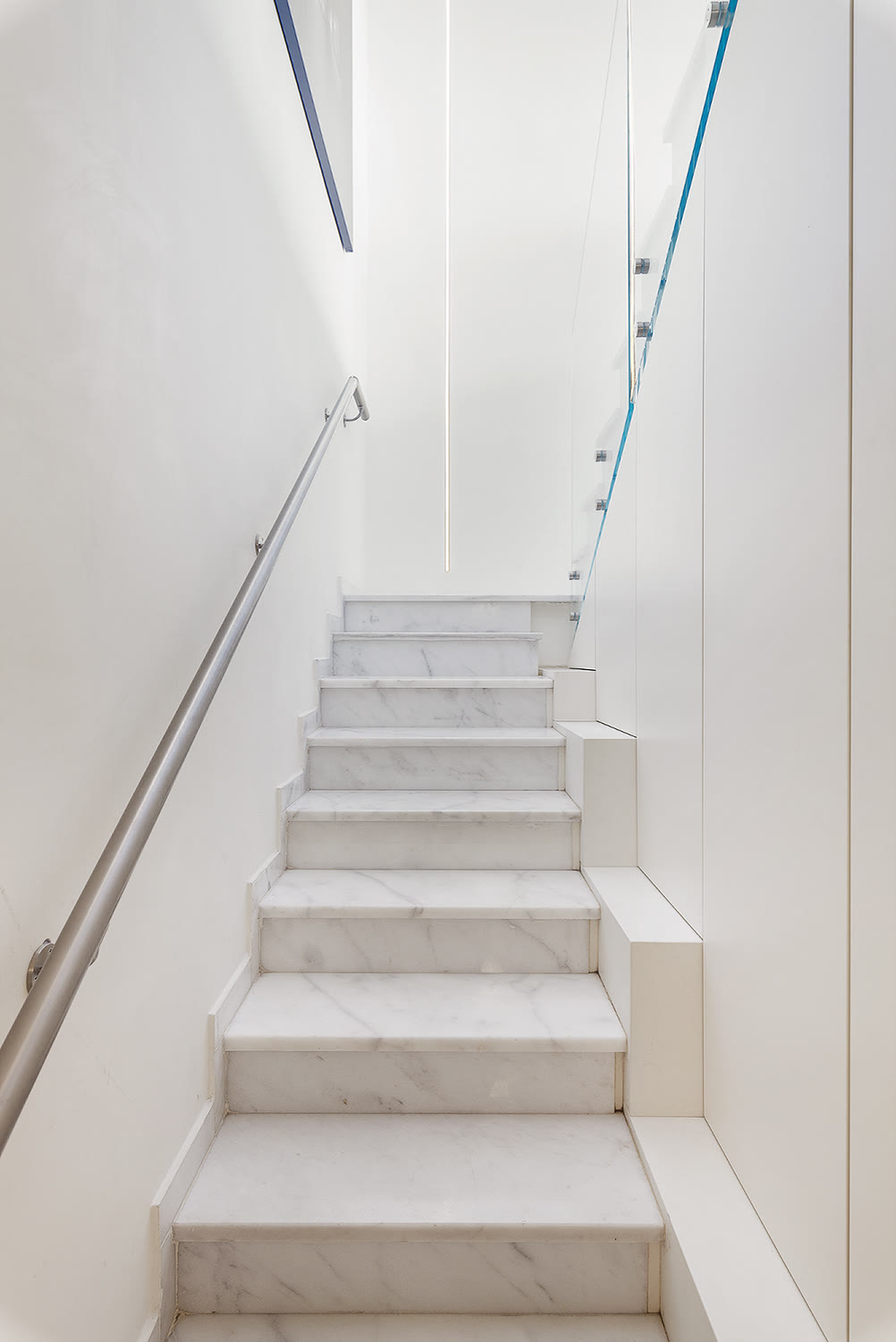 Roof Duplex in a Developer Building — photograph 16